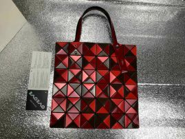 Picture of Issey Miyake Lady Handbags _SKUfw85598011fw